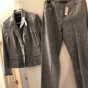 NY & Co 7th Avenue Design Studio Blue and White pantsuits New with Tag Size 8